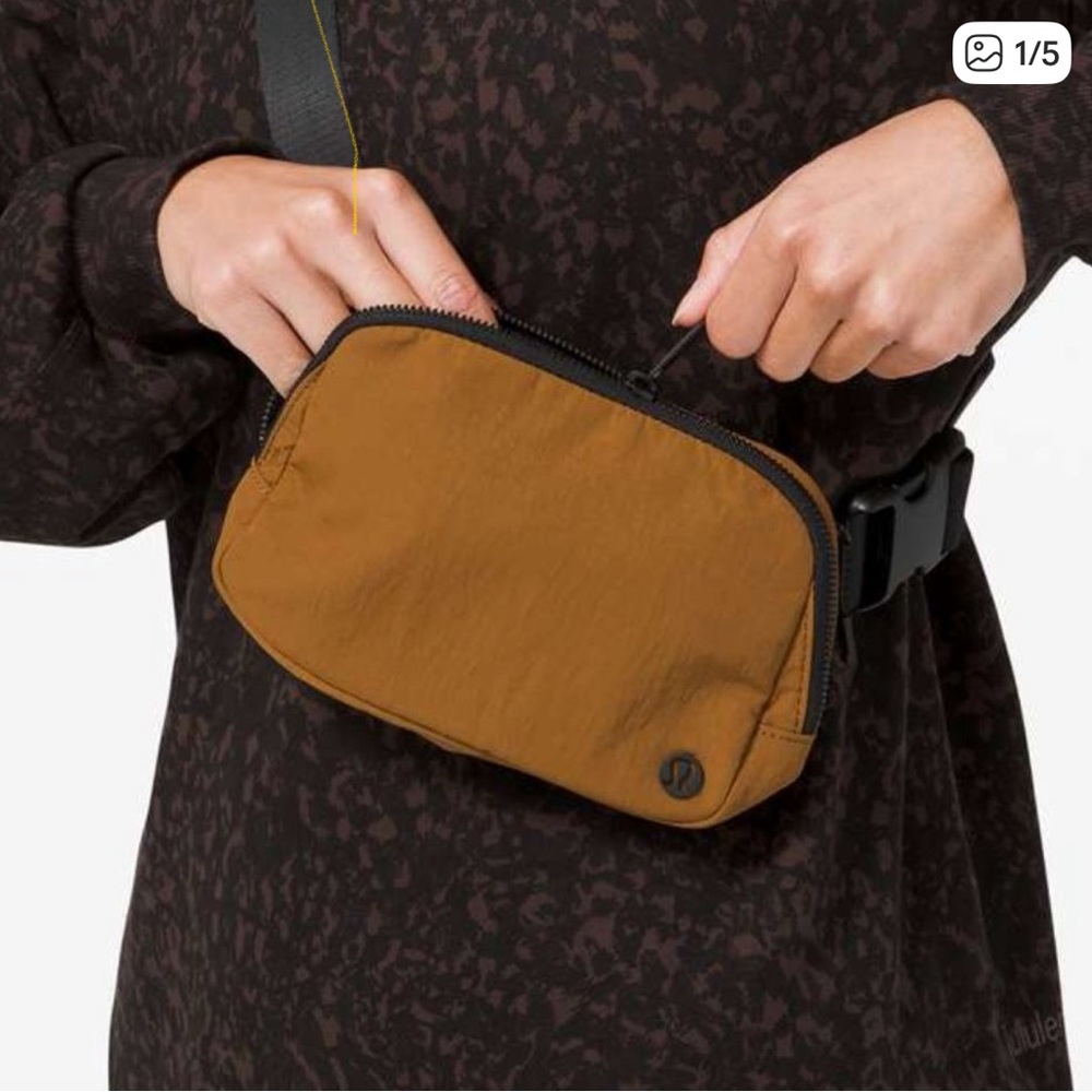 lululemon Everywhere Belt Bag, Camel
